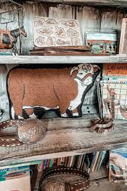 CATTLE TALK PILLOW HEREFORD